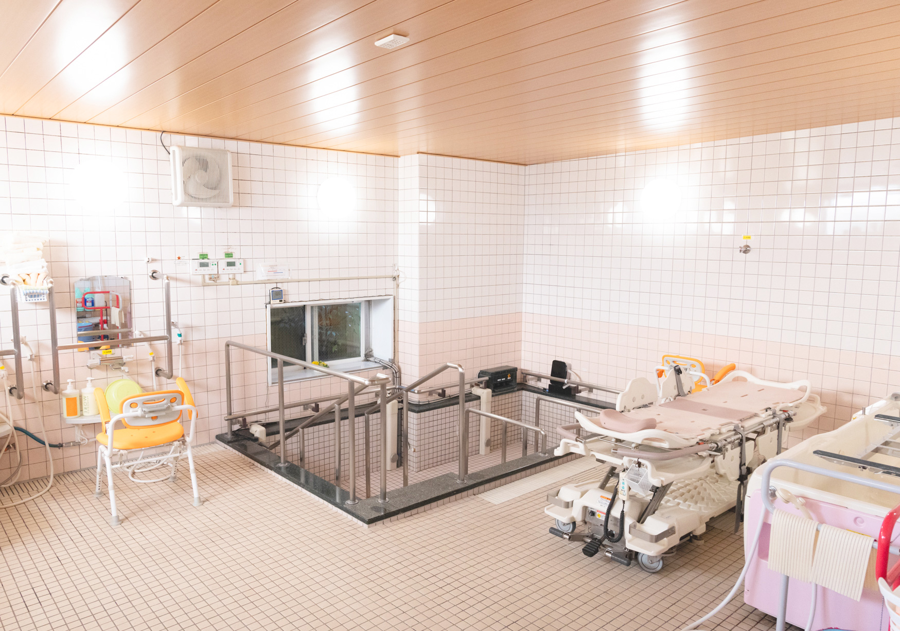 <br />
<b>Warning</b>:  Array to string conversion in <b>/home/xb661875/ikoinosato.com/public_html/wp/wp-content/themes/wp-templ/single-facility.php</b> on line <b>462</b><br />
設備・スタッフ共に入浴サービスを充実化