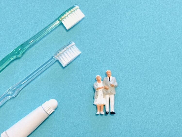 なぜ高齢者に口腔ケアが重要なのか？見落とされがちな健康リスク